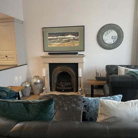 Stunning 2-Bed-2Bath Apt In Whitby With Parking Apartment Exterior photo