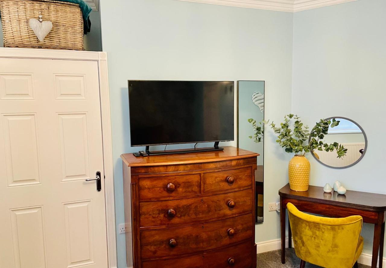 Stunning 2-Bed-2Bath Apt In Whitby With Parking Apartment Exterior photo