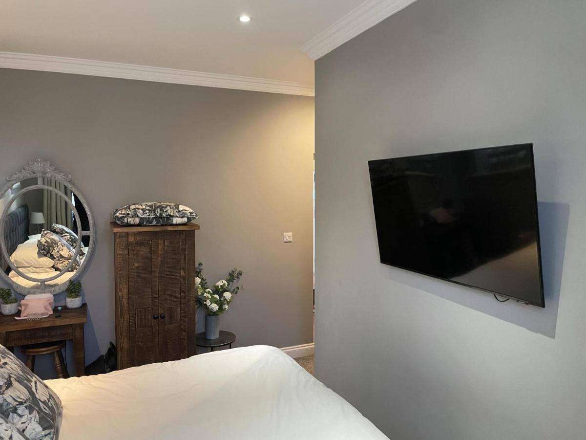 Stunning 2-Bed-2Bath Apt In Whitby With Parking Apartment Exterior photo